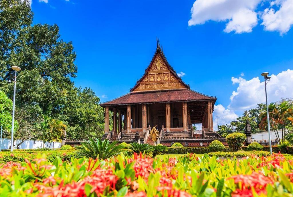 Grand Szechuan Hotel Vientiane Exterior photo